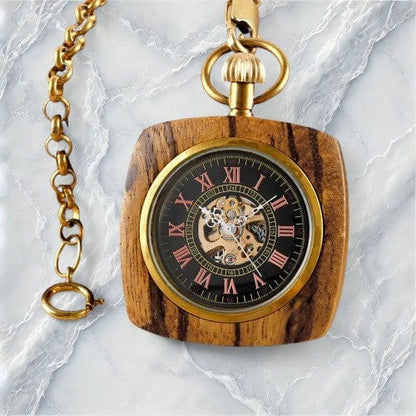 Montre à Gousset en Bois Gravée